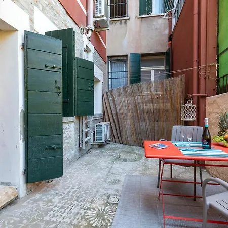 Snug With Private Courtyard M0270422677 베니스