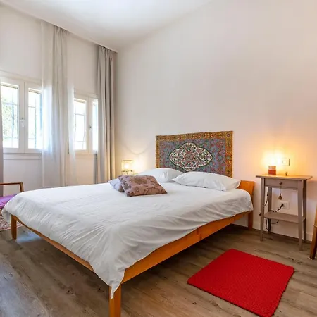 Snug With Private Courtyard M0270422677 Apartment