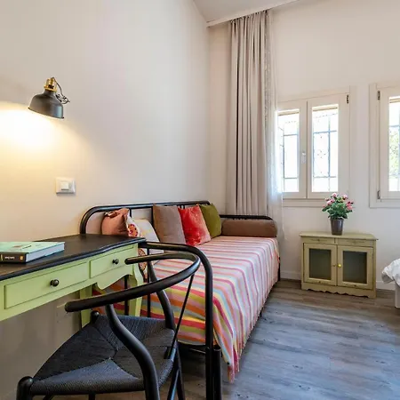 Snug With Private Courtyard M0270422677 * Венеция