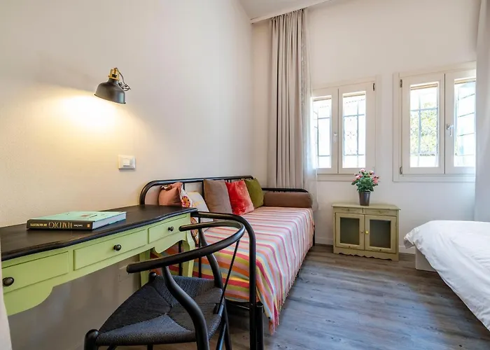 Snug With Private Courtyard M0270422677 * Venedig