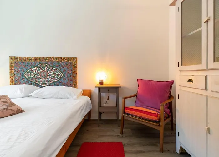 Snug With Private Courtyard M0270422677 Apartment