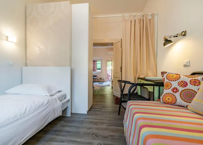 Snug With Private Courtyard M0270422677 Apartment Venedig