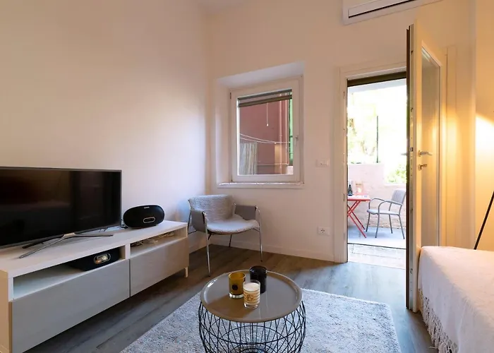 Snug With Private Courtyard M0270422677 Venedig